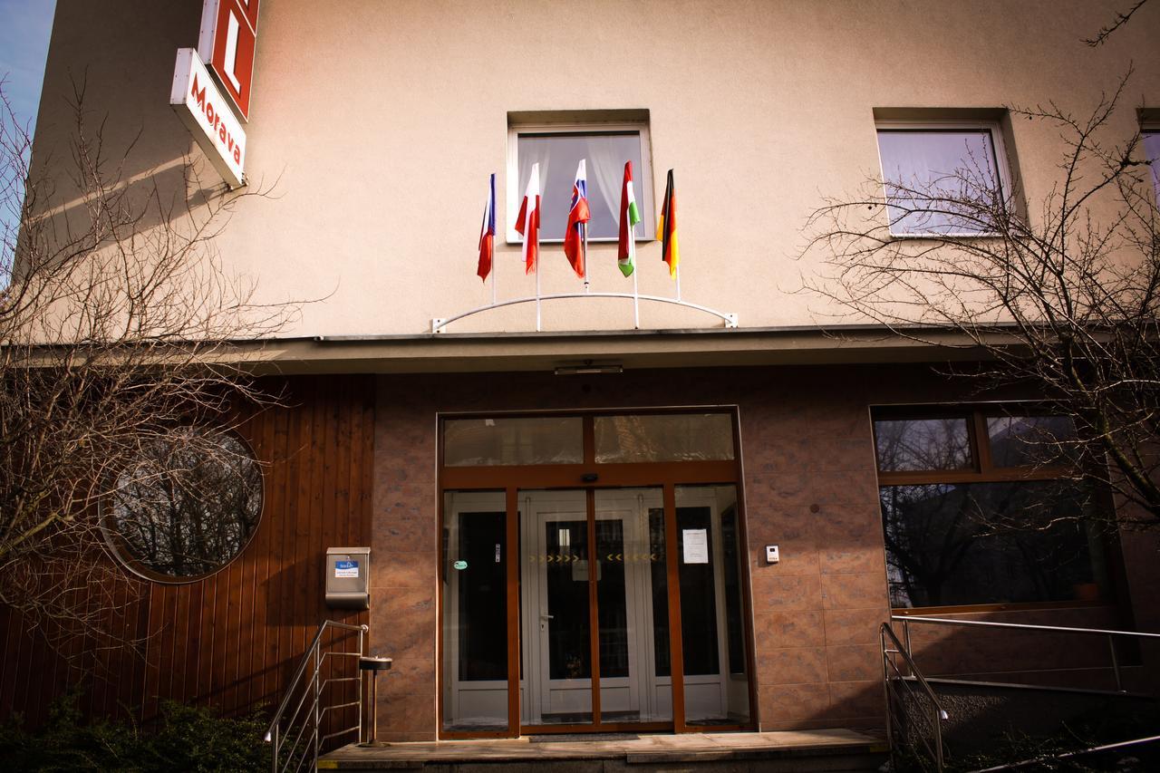 Hotel Morava Uherske Hradiste Exterior photo