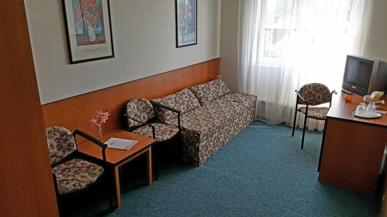 Hotel Morava Uherske Hradiste Exterior photo